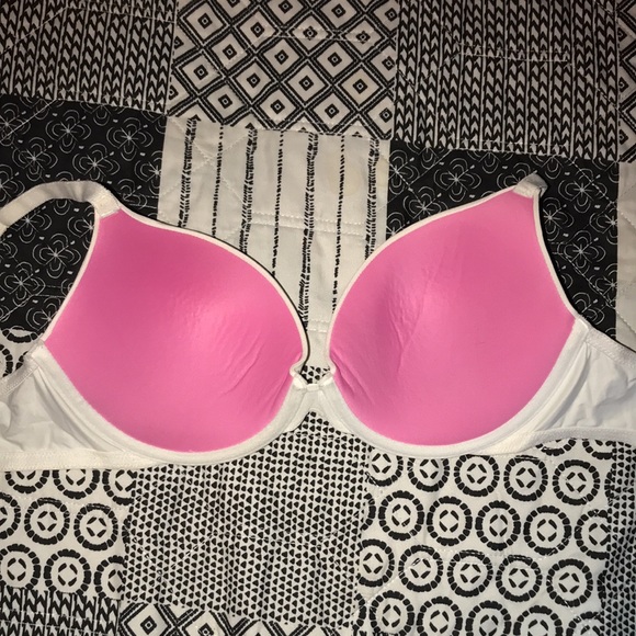 Pink Bra - Picture 2 of 3